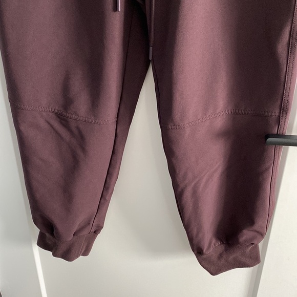 Old Navy Quick Dry Jogger - Picture 3 of 13